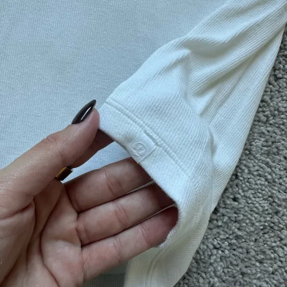 Lululemon hold tight long sleeve shirt - Picture 3 of 5